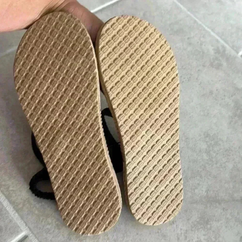 Black and Cream Sandals - Picture 3 of 3